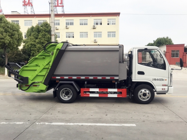 凱馬藍(lán)牌壓縮式垃圾車