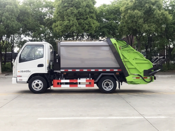 凱馬藍(lán)牌壓縮式垃圾車