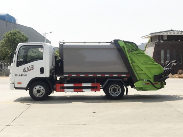 解放藍(lán)牌壓縮式垃圾車(chē)