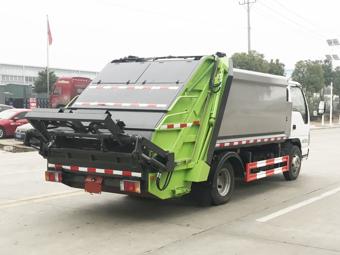 五十鈴壓縮式垃圾車(chē)