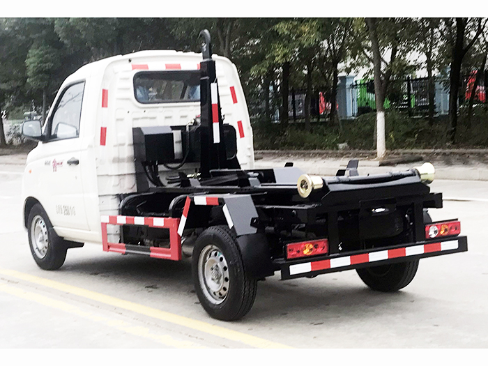 福田時(shí)代祥菱車廂可卸式垃圾車