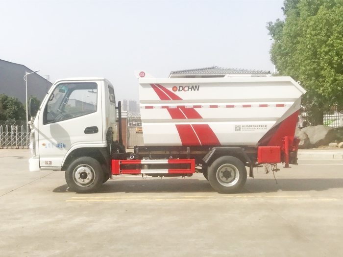 凱馬藍(lán)牌后掛桶式垃圾車