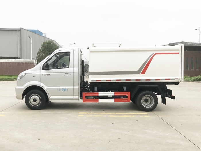 凱馬側(cè)掛桶式垃圾車