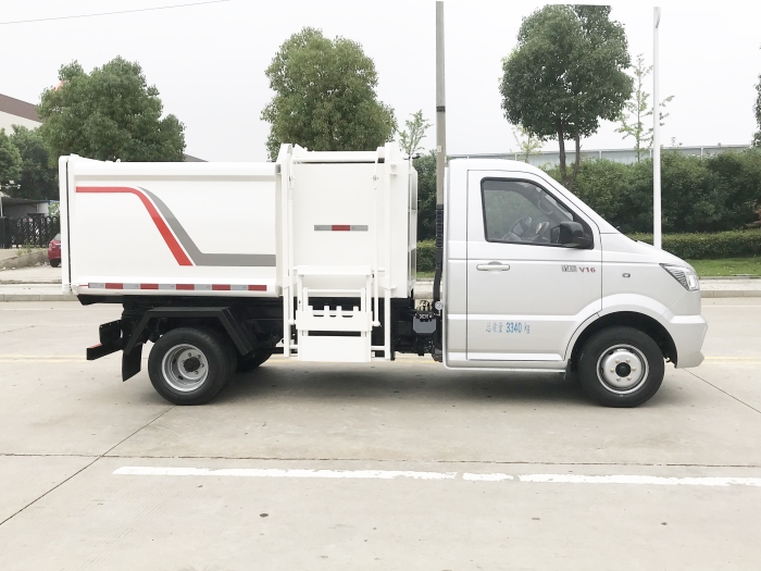 凱馬側(cè)掛桶式垃圾車