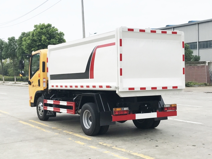 大運側掛桶式垃圾車