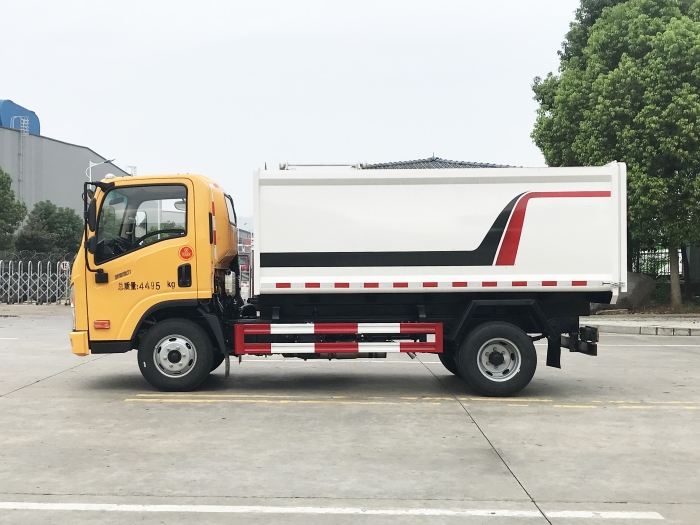 大運側掛桶式垃圾車