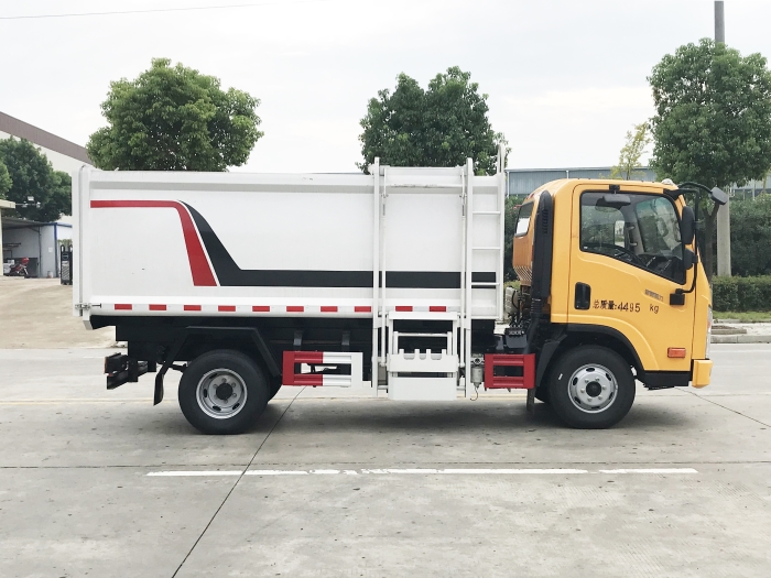 大運側掛桶式垃圾車