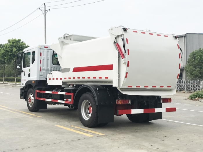 東風(fēng)多利卡D9餐廚垃圾車