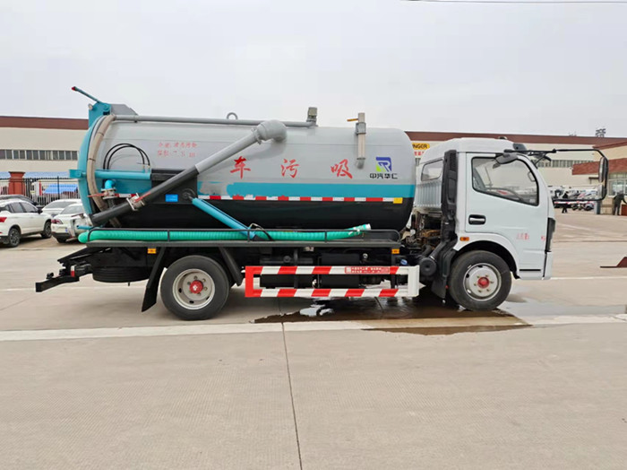 國六東風大多利卡8方吸污車