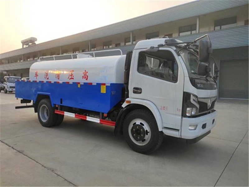 國六東風8方清洗車