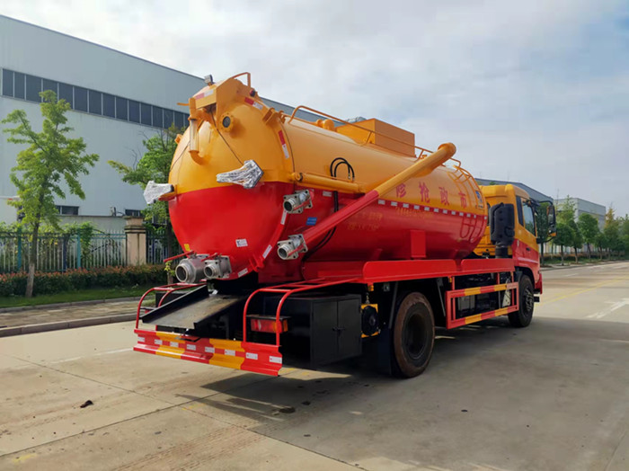 國(guó)六東風(fēng)天錦15方清洗吸污車一體罐