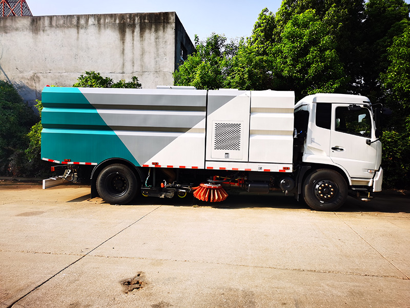 東風天錦洗掃車