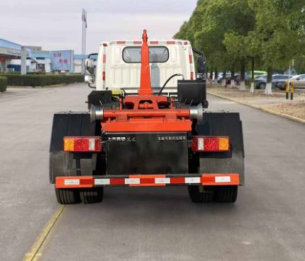 躍進(jìn)牌SH5127ZXXVZHEVWZ8型純電動車廂可卸式垃圾車